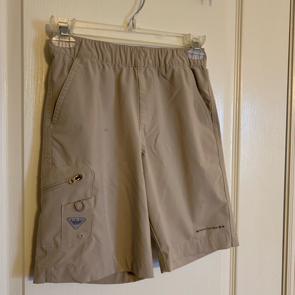 Columbia PFG khaki shorts